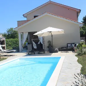 Lente Villa